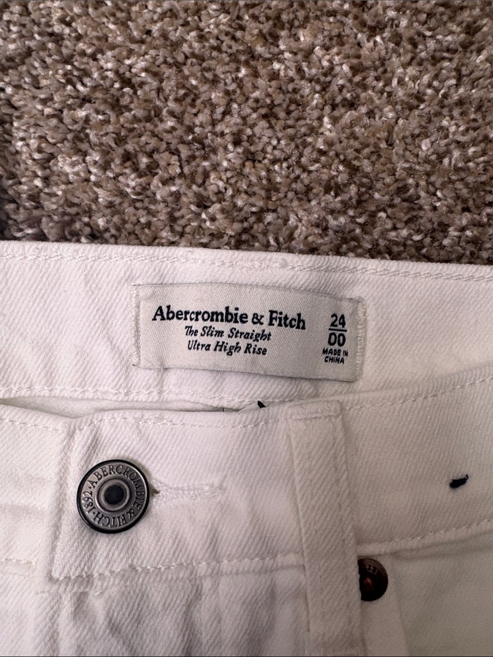 Abercrombie & Fitch White Slim Straight Ultra High Rise Jeans - 24